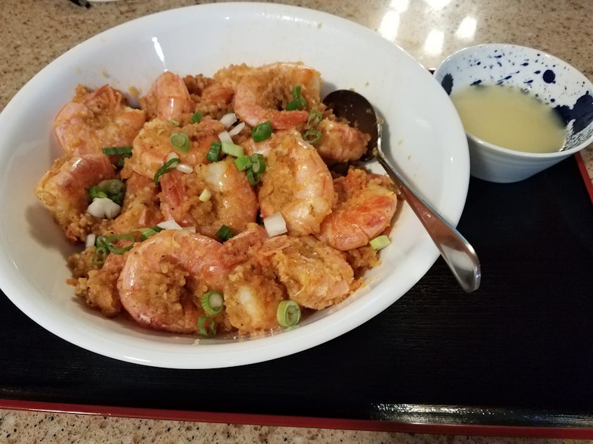 Kahuku garlic shrimp with a side of Macaroni Salad.
