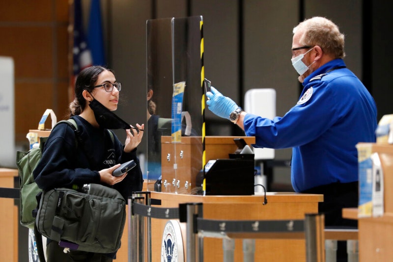 Washington state exploring options to fight to Trump's travel ban Washington state exploring options to fight to Trump's travel ban