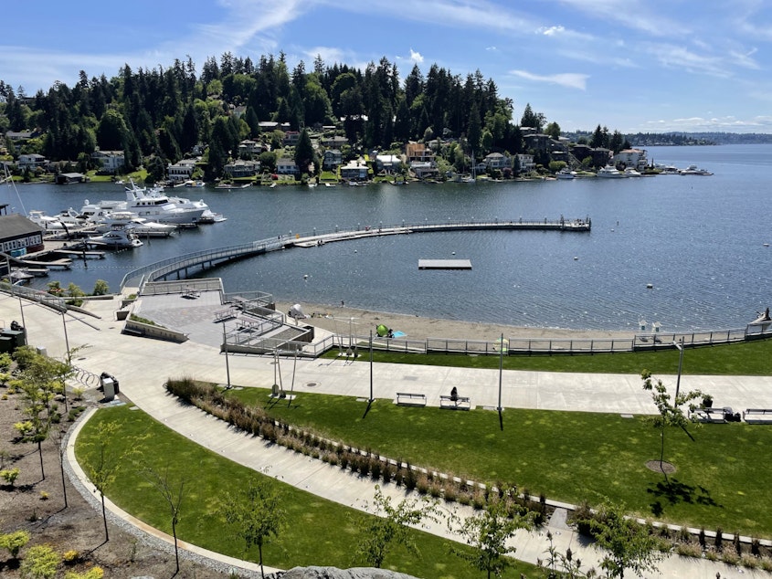 caption: Meydenbauer Bay Park in Bellevue marks the beginning (or the terminus, depending on which way you're going) of the Grand Connection, a planned pedestrian and bicycle friendly route through downtown Bellevue