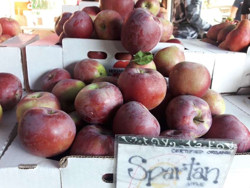 caption: Spartan apples at the Capitol Hill farmer's market.