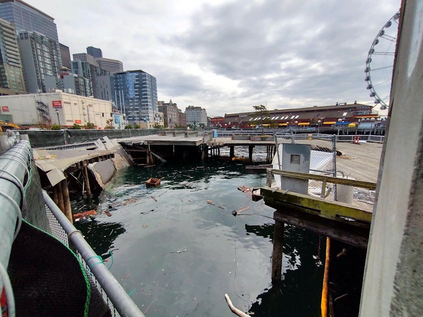 caption: Pier 58, collapsed area