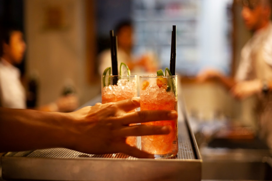 mocktail cocktail na nonalcoholic drink bar bartender generic