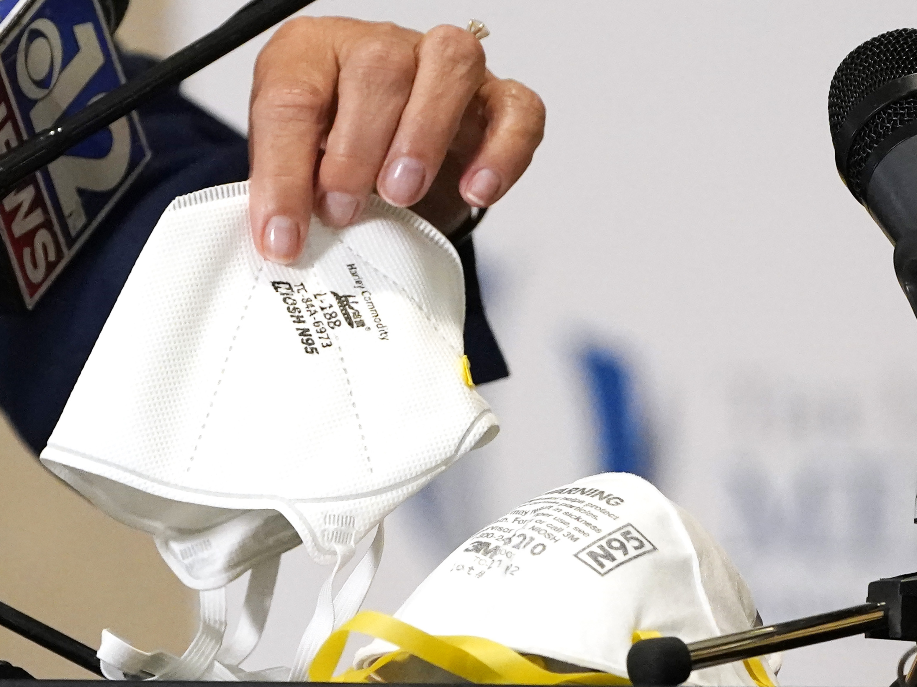 caption: The Biden administration announced that it is giving away 400 million free N95 masks.