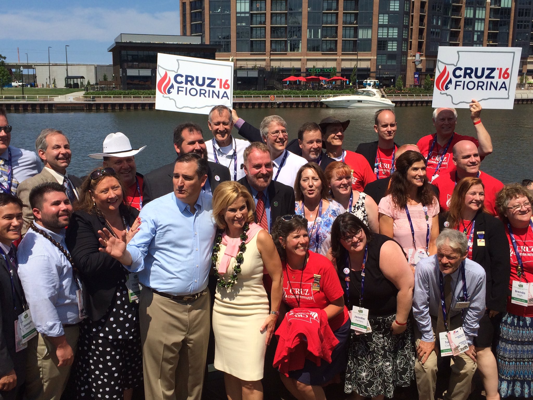 caption: Washington state delegates take a picture with Sen. Ted Cruz, who previously dropped out of the presidential race.