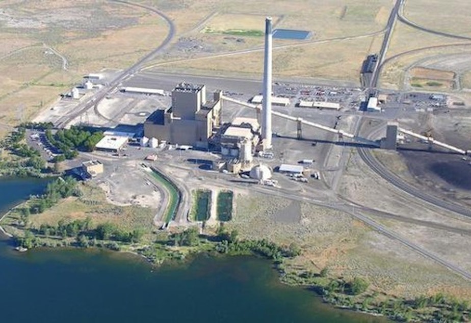 caption: <p>Portland General Electric's coal-fired Boardman Power Plant along the Columbia River.</p>
