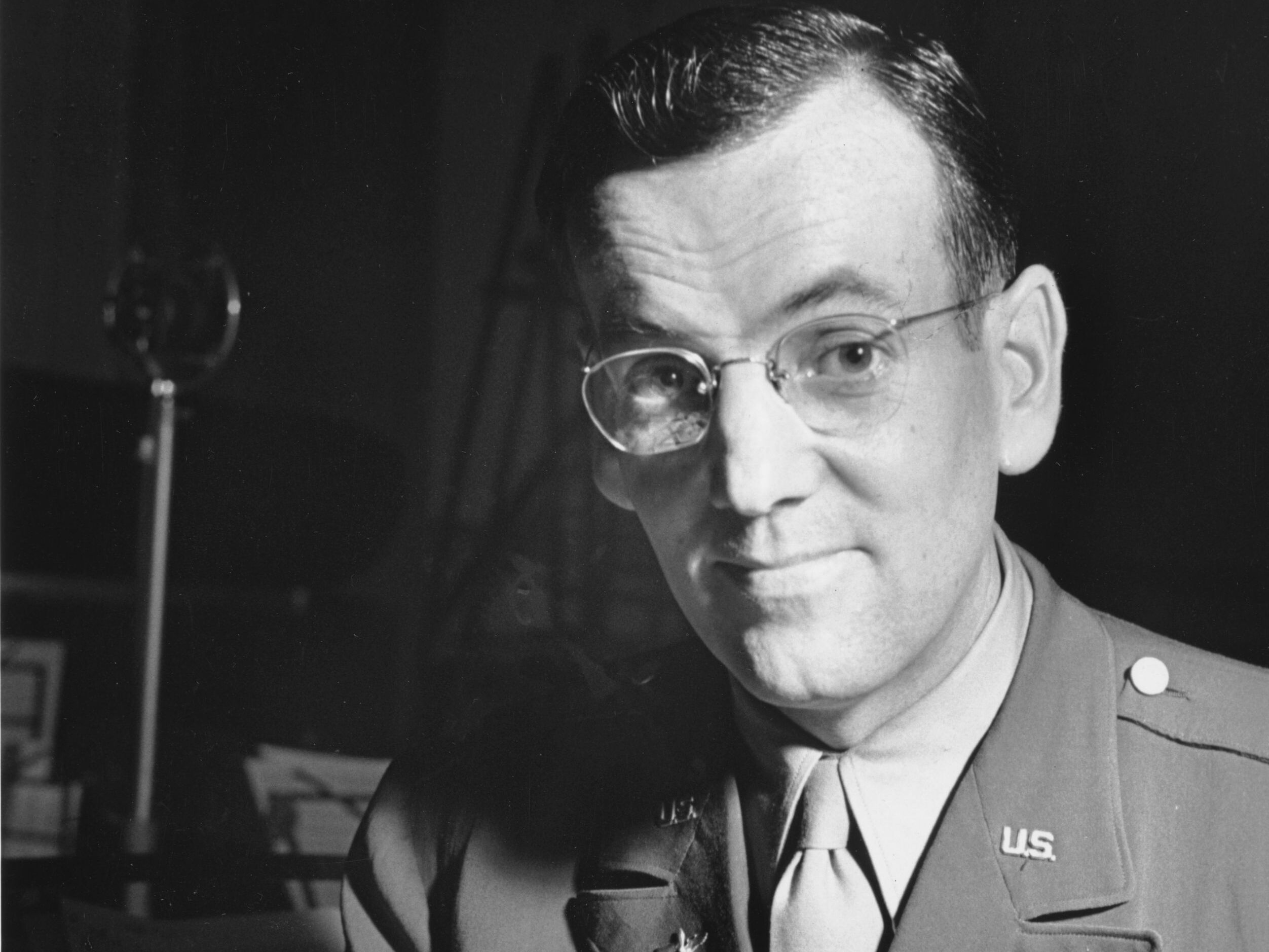 caption: Glenn Miller wearing an American military uniform.