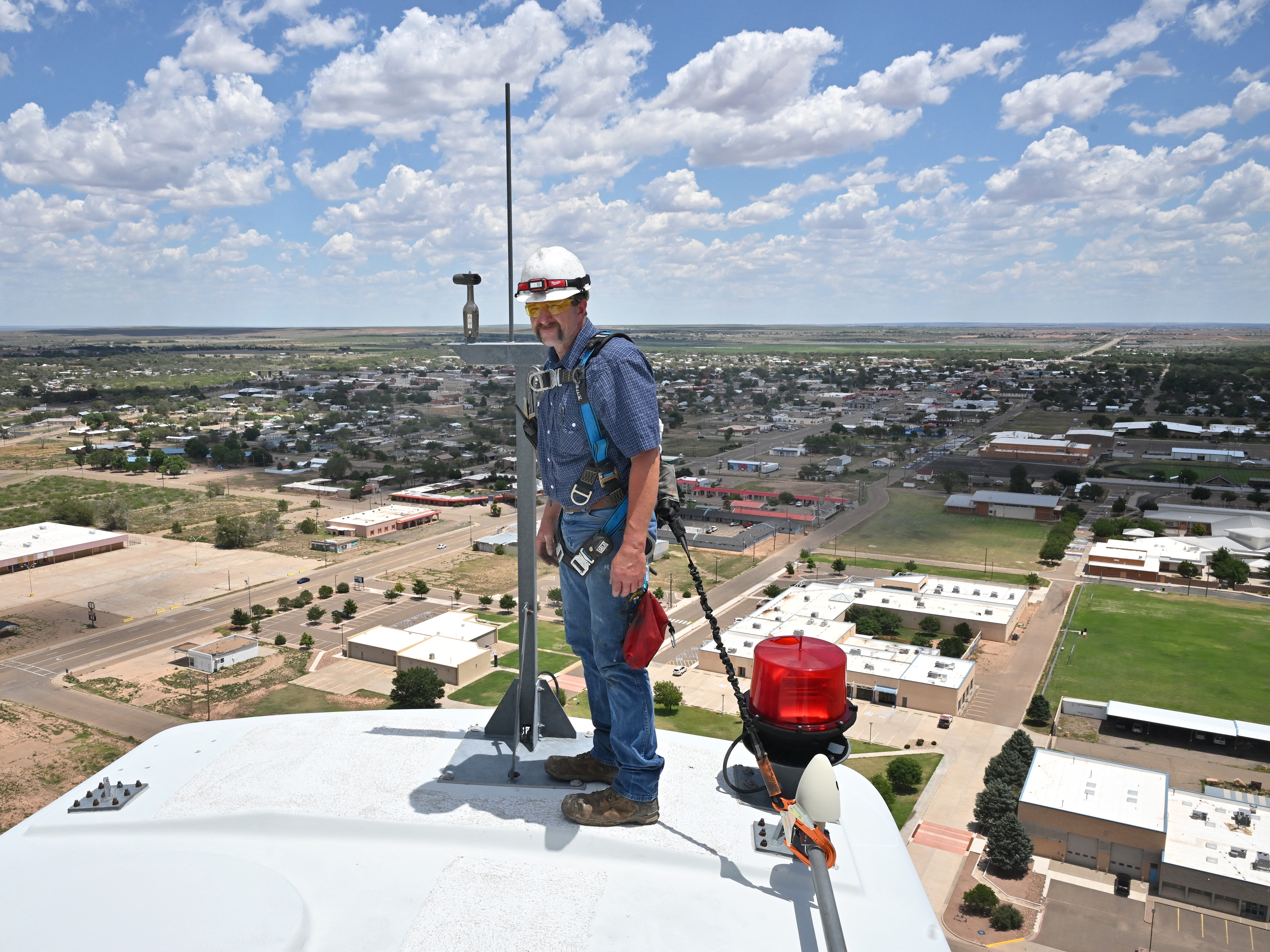 caption: A Trump executive order temporarily pauses leases and permits for onshore and offshore wind projects.