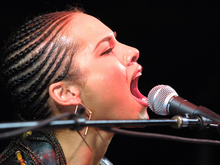 caption: Singer Alicia Keys performing at Madison Square Garden in New York City, a few months after the 9/11 attacks in 2001.