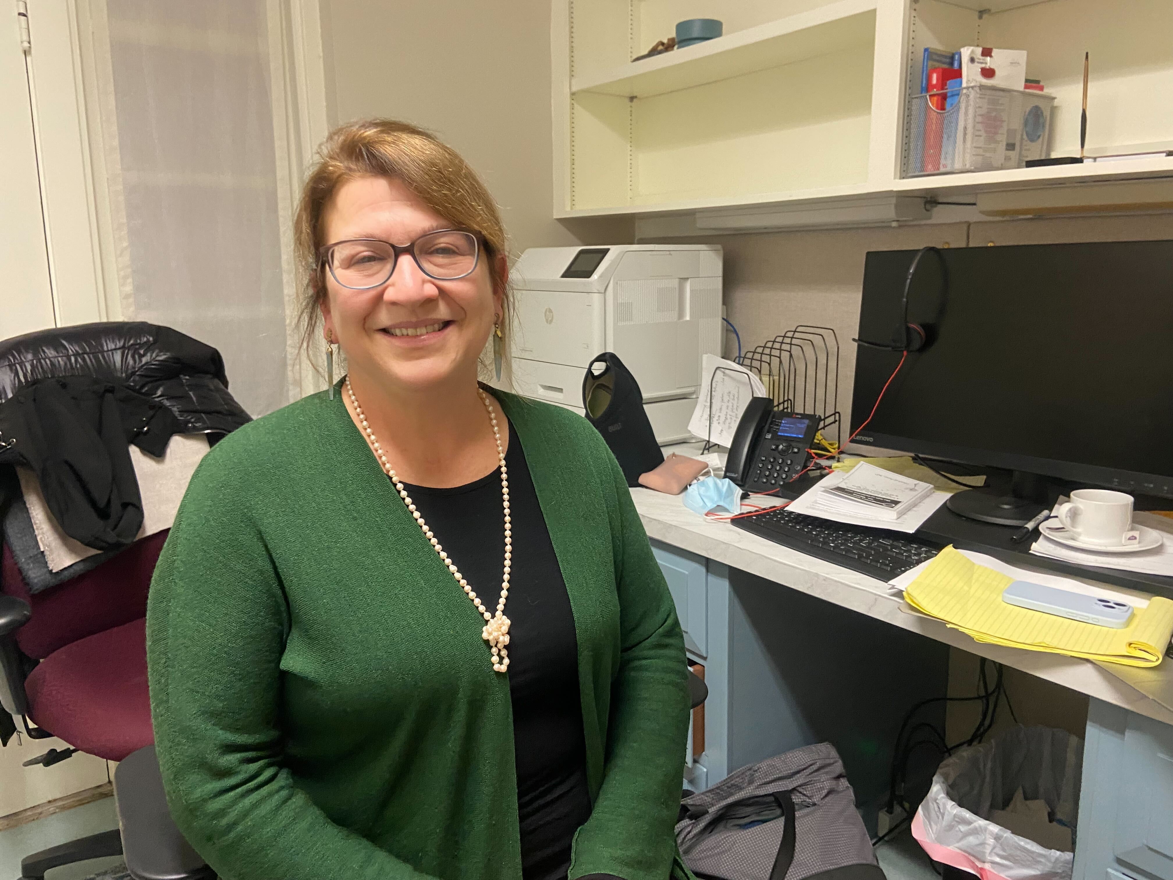 caption: Dr. Rebecca Starr is an internist specializing in geriatric care. When she opened her own practice, she chose a concierge business model, she says, because she wanted to offer patients longer appointments, including time to talk about nutrition and other subjects, but be able to charge enough to make the business work.<br>