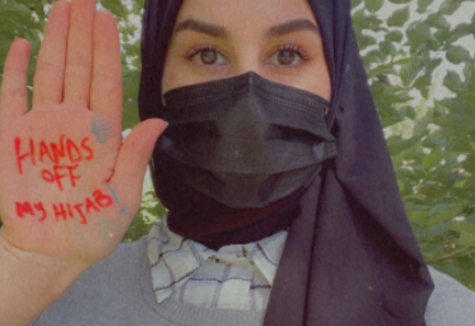 caption: Zahraa Abdulazeez, a hijabi Muslim woman fighting for her rights to wear her hijab.