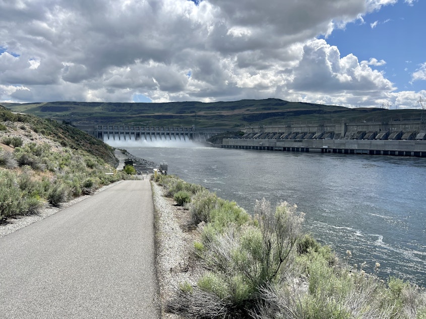 caption:  Chief Joseph Dam is the first dam that blocks salmon's passage into the Upper Columbia River.