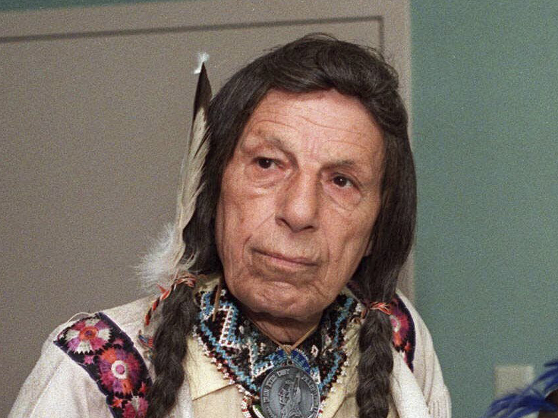 caption: Iron Eyes Cody, the ''Crying Indian'' whose tearful face in 1970s TV commercials became a powerful symbol of the anti-littering campaign, is pictured in this 1986 photo.