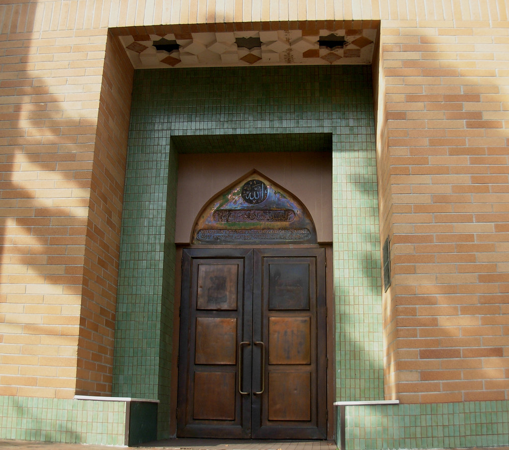 caption: Idriss mosque near Northgate, Seattle.