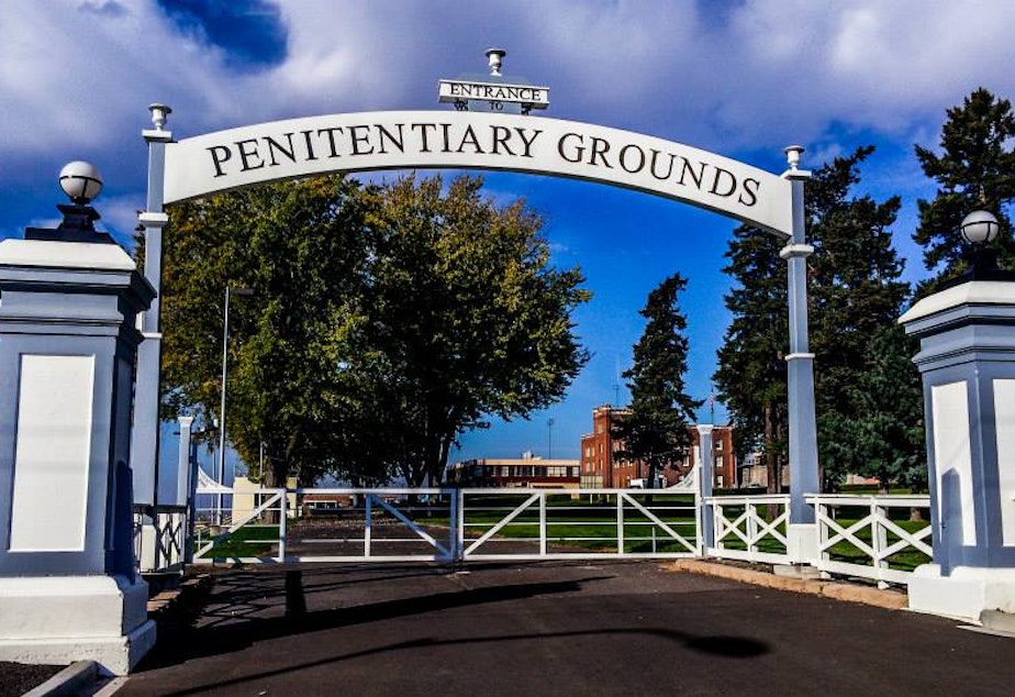 caption: The entrance to the grounds of the Washington State Penitentiary in Walla Walla.