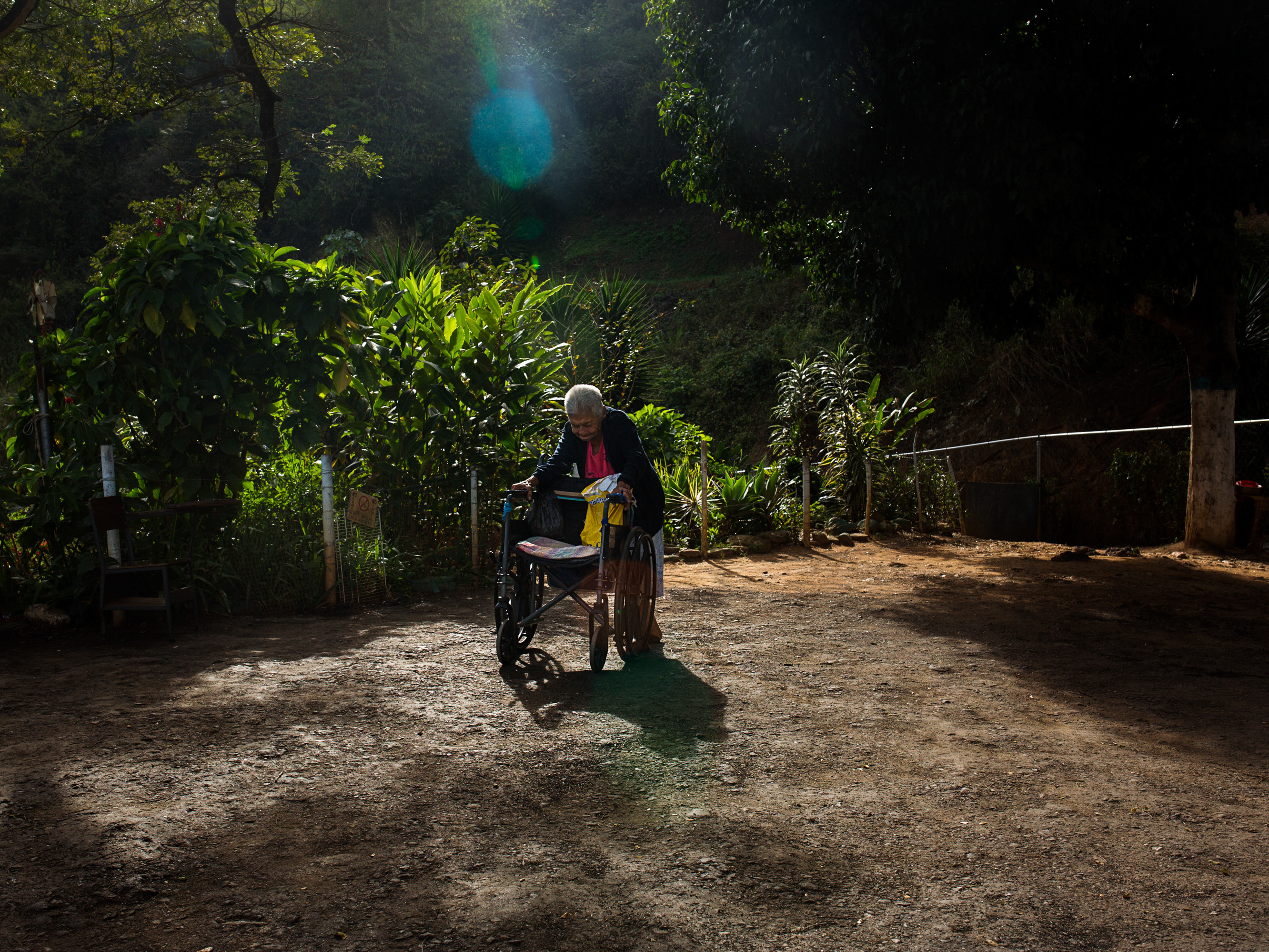 caption: A resident at the Mother Teresa of Calcutta senior home in Caracas. The people at the home were not reluctant to be photographed, says photojournalist Wil Riera: "They want to share their history, to have a voice."