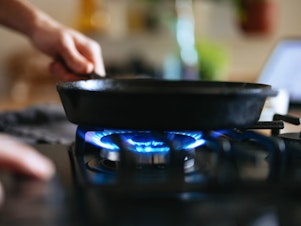 caption: A 1992 analysis by Duke University and EPA researchers found that children in a home with a gas stove have about a 20% increased risk of developing respiratory illness. A 2022 analysis showed 12.7% of childhood asthma cases in the U.S. can be attributed to gas stove use in homes.