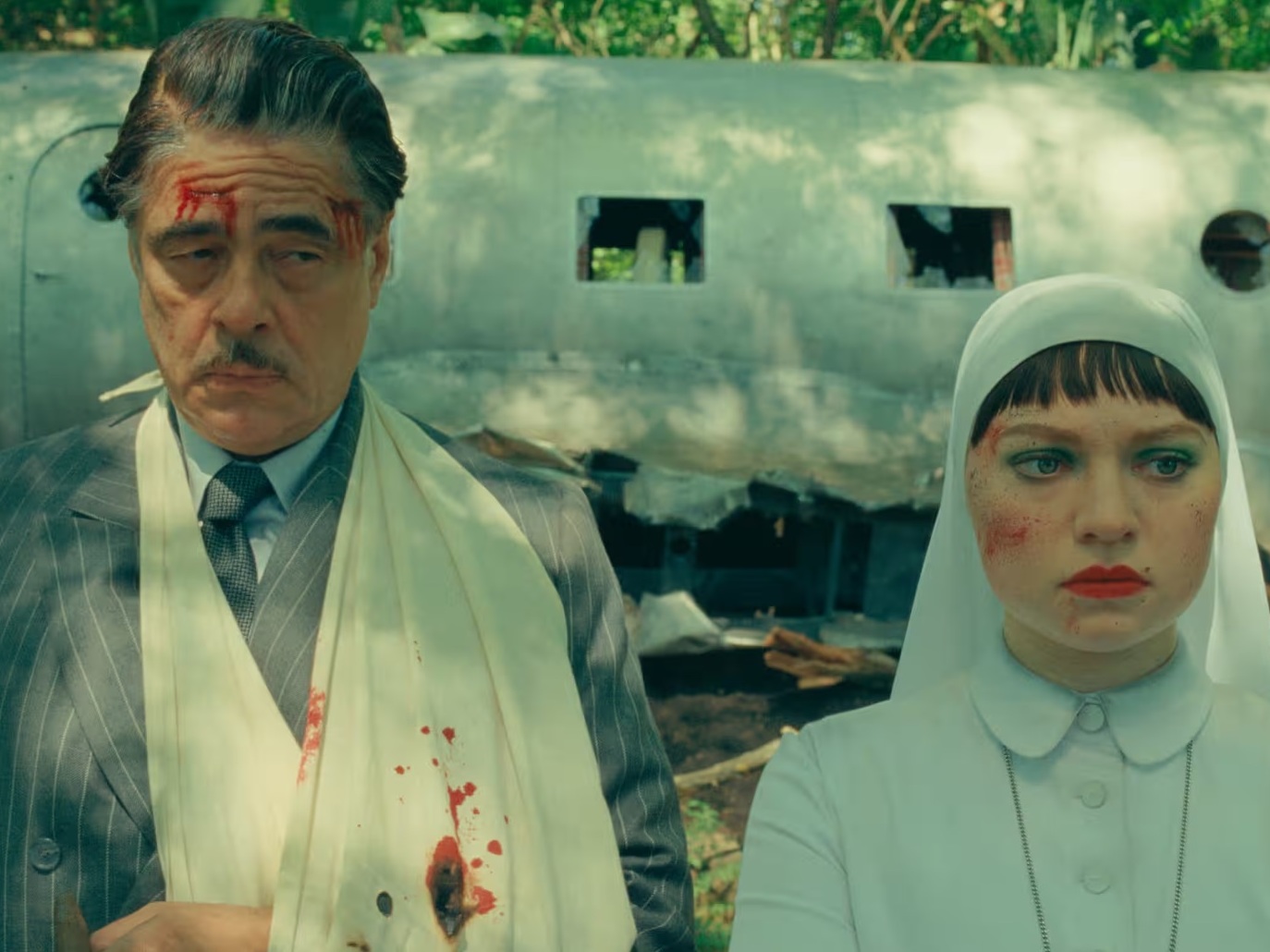 caption: Benicio Del Toro plays tycoon Zsa-zsa Korda and Mia Threapleton is his daughter in <em>The Phoenician Scheme.</em>