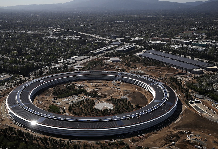 CUPERTINO, CA - APRIL 28: An aerial view of the new Apple headquarters on April 28, 2017 in Cupertino, California. Apple's new 175-acre 'spaceship' campus dubbed "Apple Park" is nearing completion and is set to begin moving in Apple employees.