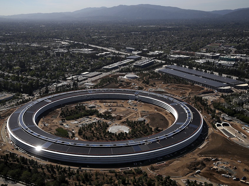 CUPERTINO, CA - APRIL 28: An aerial view of the new Apple headquarters on April 28, 2017 in Cupertino, California. Apple's new 175-acre 'spaceship' campus dubbed "Apple Park" is nearing completion and is set to begin moving in Apple employees.