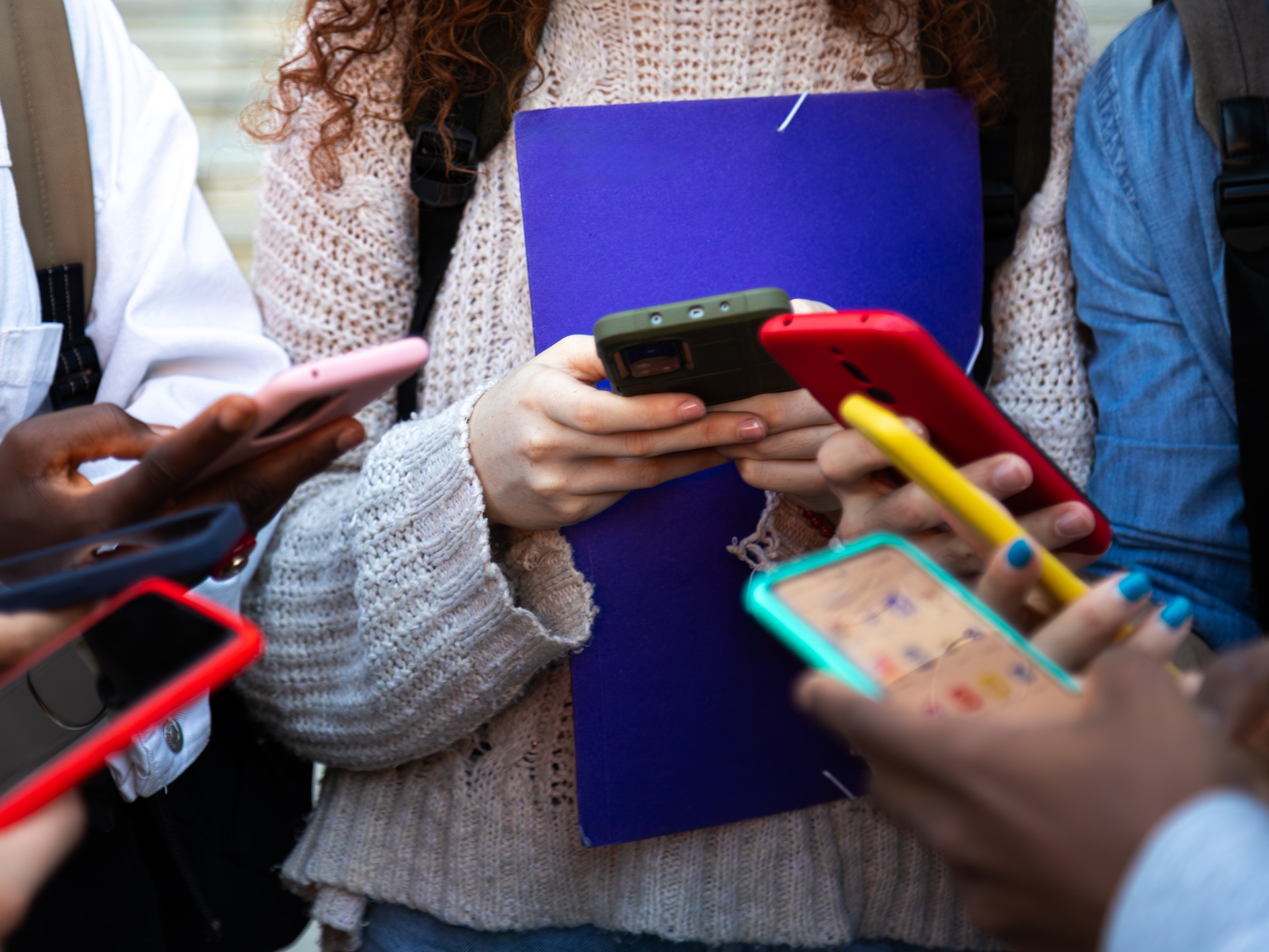 caption: The American Psychological Association has a new guide to helping teens be smarter viewers of online content.