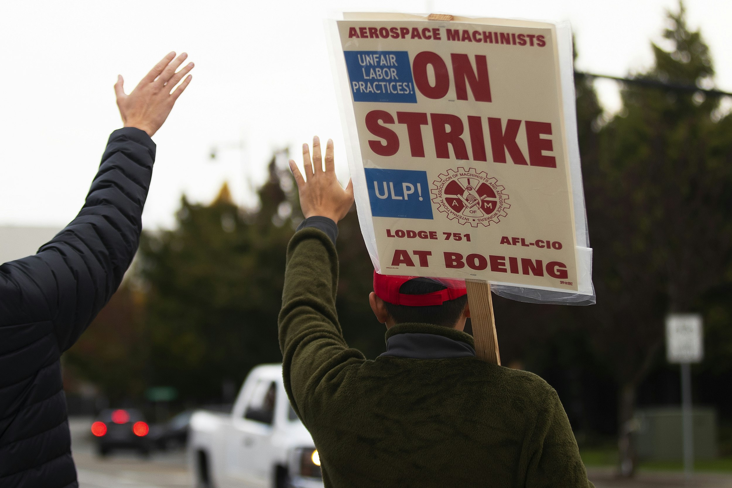 What will it take for Boeing and the machinists union to overcome their 'waiting game'?