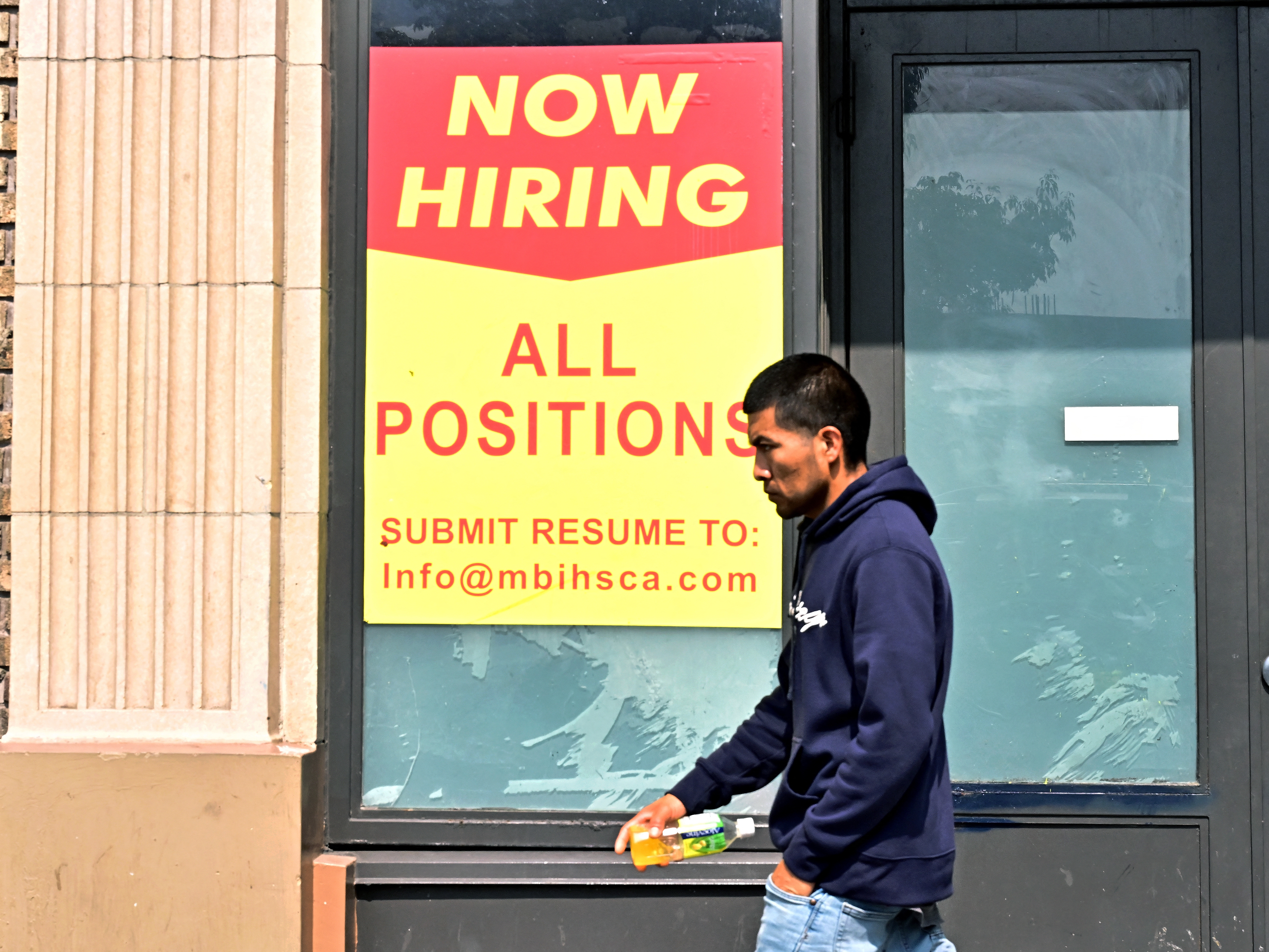caption: U.S. employers added just 22,000 jobs in August.  A small gain in health care jobs was partially offset by continued cutbacks in the federal government.