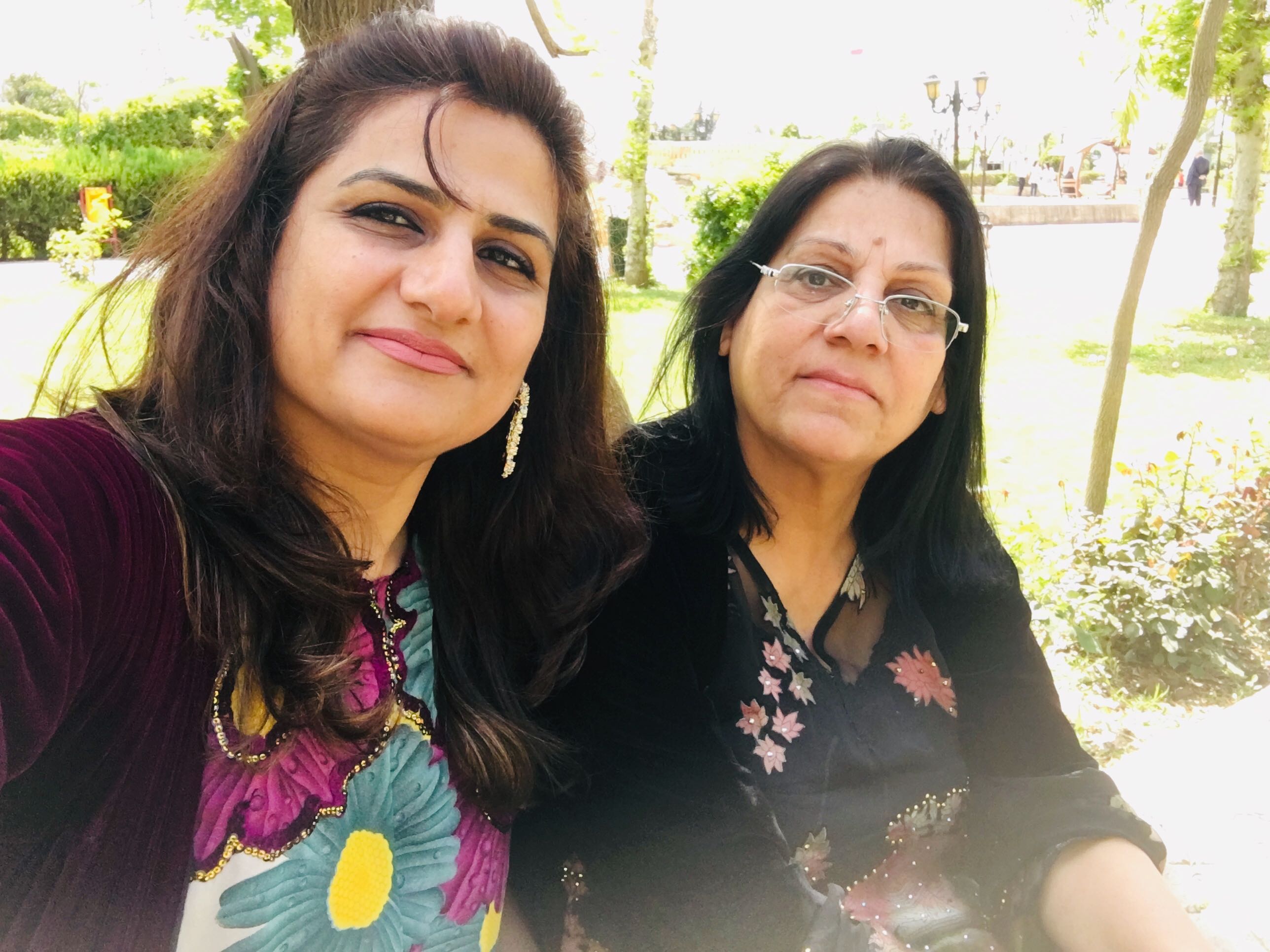 caption: Avan Shwany and her mother, members of the Seattle Kurdish community. 