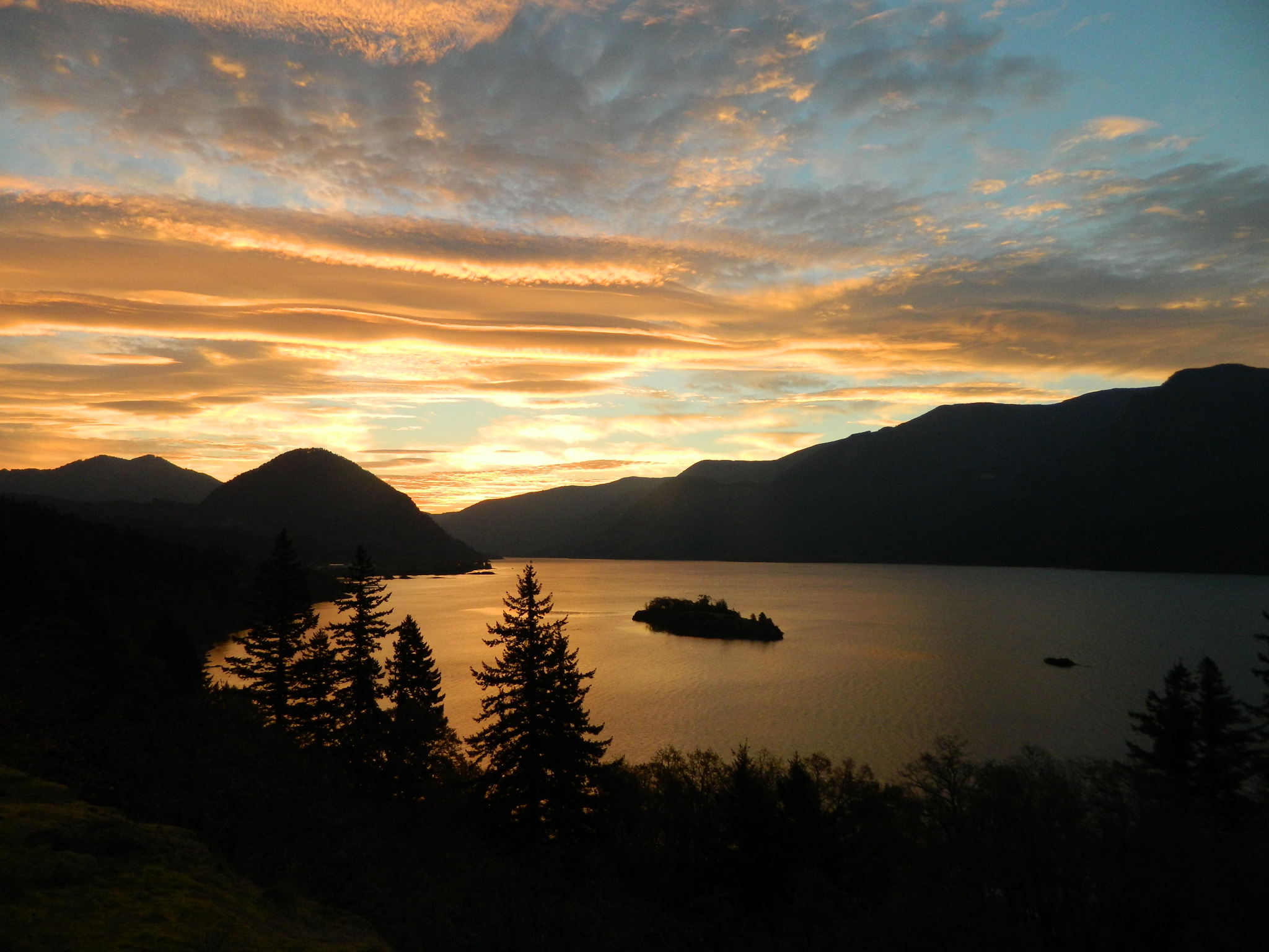 caption: Sunrise over Columbia Gorge in Skamania County