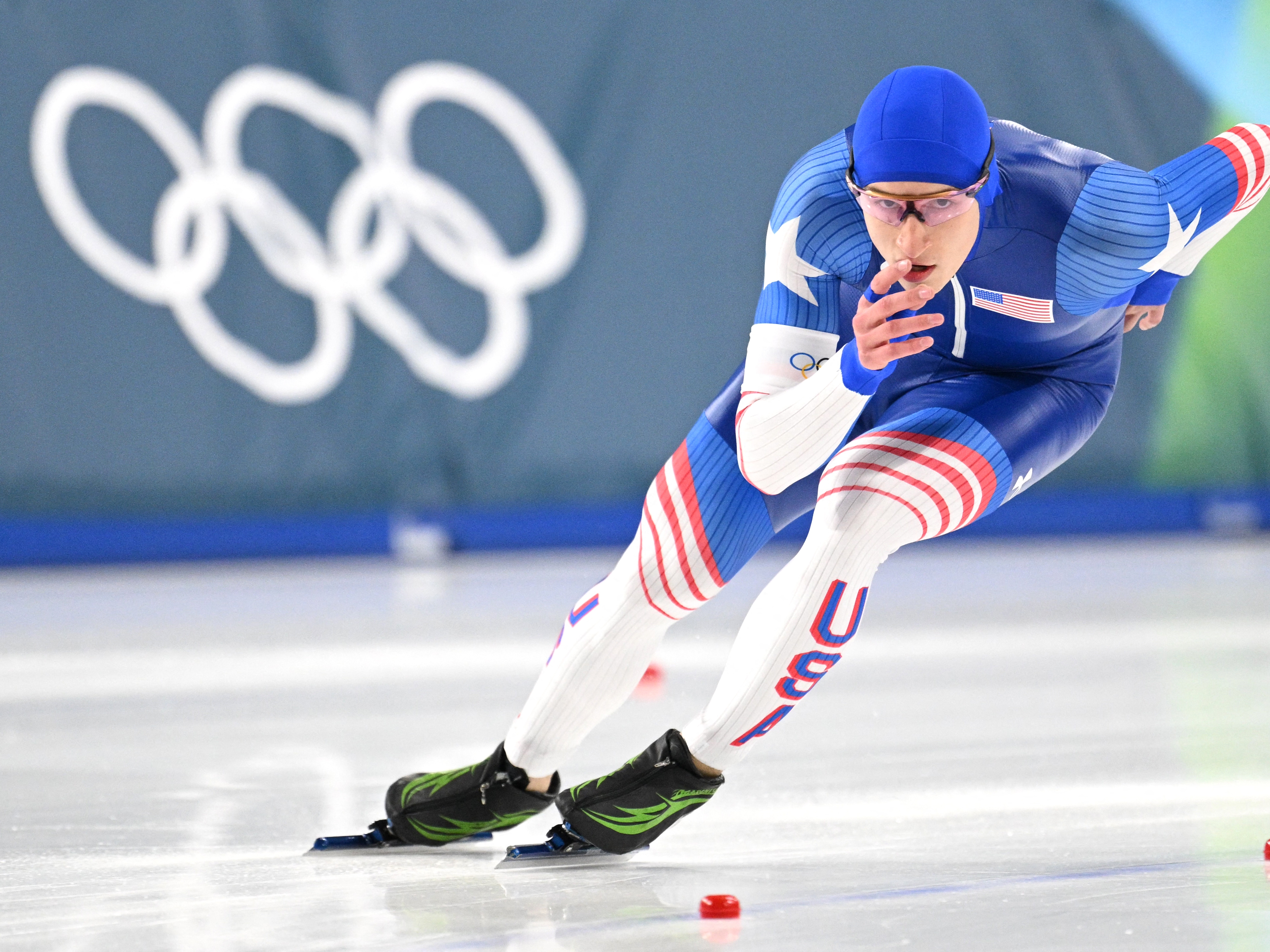 caption: Jordan Stolz took silver in the men's 1500 meters speedskating race at the 2026 Winter Olympics, in Milan, Italy, Thursday.