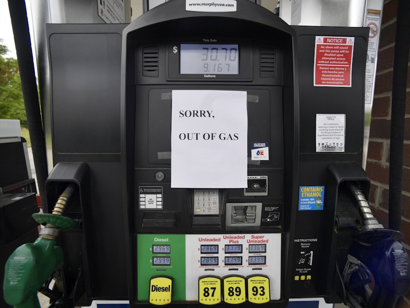 caption: President Biden urges Americans to "stay strong" as gas supplies start to come back online in a process that may run into next week.