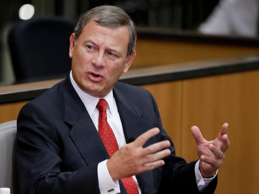 caption: U.S. Supreme Court Chief Justice John Roberts speaks at the University of Nebraska Lincoln, in Lincoln, Neb., Sept. 19, 2014. Roberts has declined an invitation to meet with Democratic senators to talk about Supreme Court ethics and the controversy over flags that flew outside homes owned by Justice Samuel Alito.