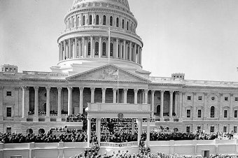 caption: Crowds outside steps of U.S. Capitol for President Theodore Roosevelt Inauguration.