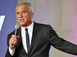 caption: Independent presidential candidate Robert F. Kennedy Jr. speaks at an event in Los Angeles on March 30.