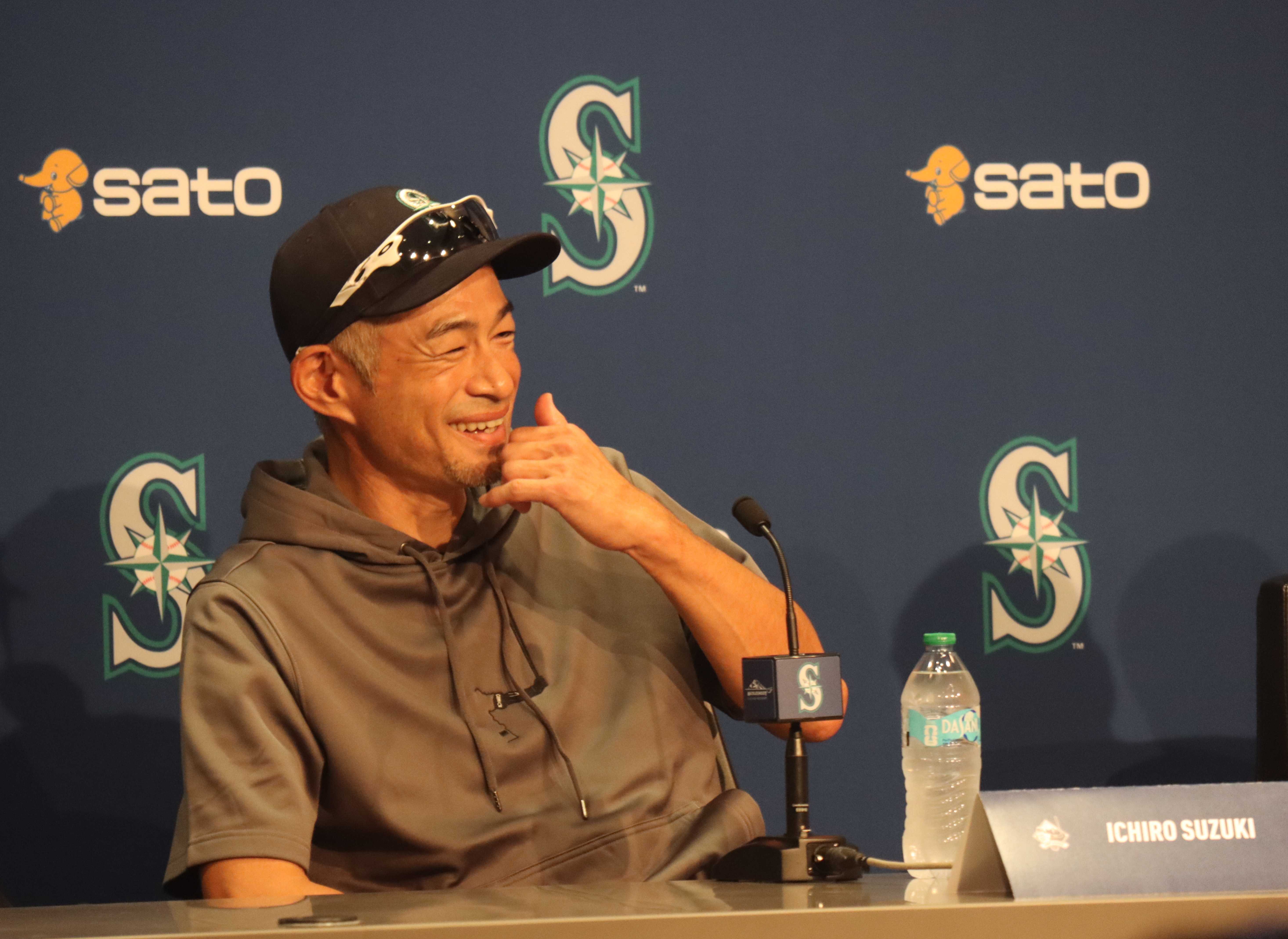 イチローです。 KUOW - Read in Japanese: Why Ichiro 'was everything' to