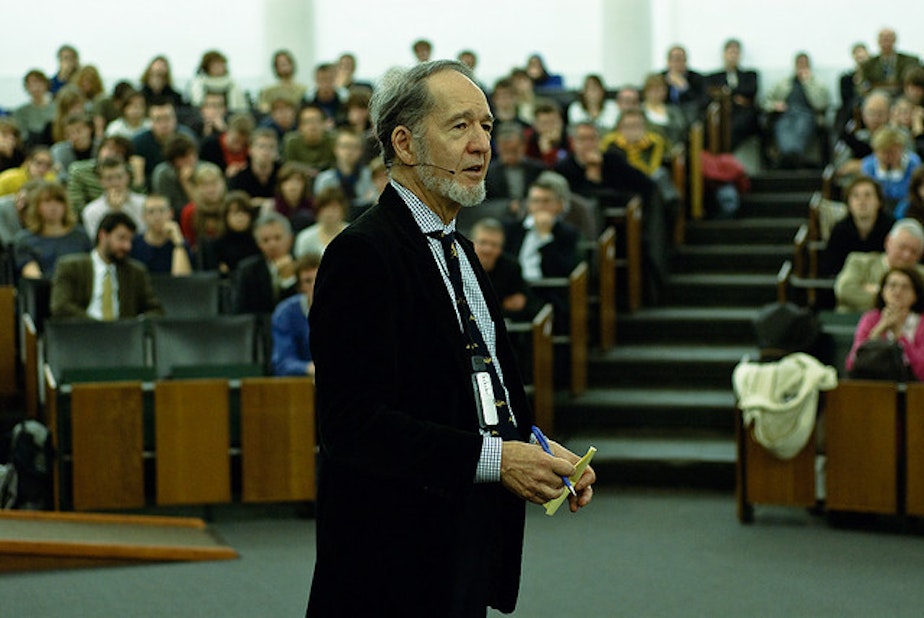 caption: Professor Jared Diamond speaking at Leuven University, Belgium, 2008.