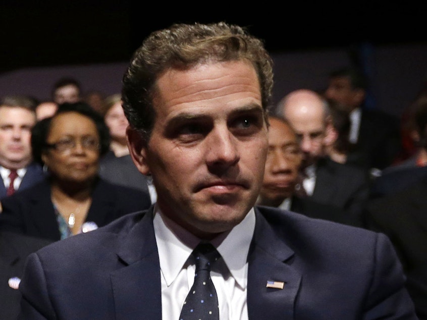 caption: Republicans are asking that Hunter Biden, the son of Democratic presidential candidate Joe Biden, testify as a witness in the impeachment inquiry.