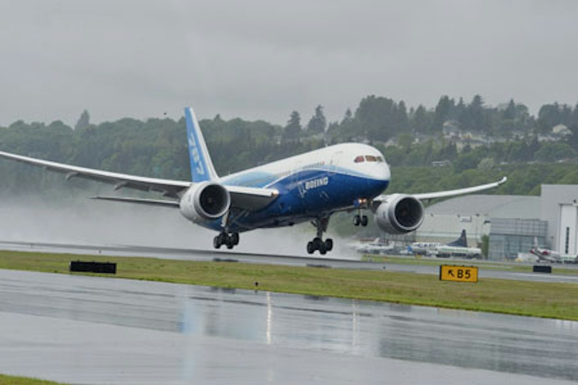 KUOW Boeing, SPEEA Contract Talks Take Positive Turn