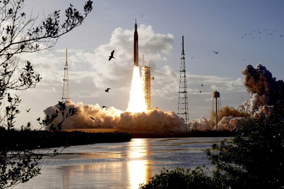 Toilet's fixed, but Artemis II astronauts now have Microsoft Outlook problem