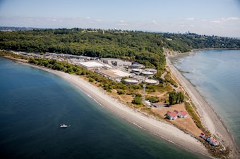 caption: King County's West Point sewage treatment plant in Seattle's Discovery Park 