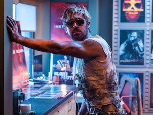 caption: Ryan Gosling plays stunt man Colt Seavers in the new movie <em data-stringify-type="italic">The Fall Guy</em>, a new take on the 1980s TV show.