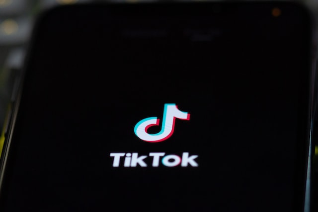 Tik Tok Logo Neon Sign Light Stock Footage Video (100% Royalty-free)  1058882209 | Shutterstock