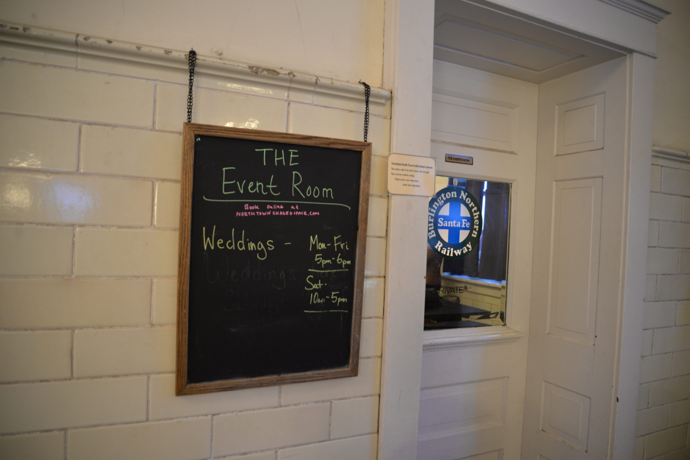 caption:  The Event Room at North Town Coffeehouse in Yakima hosted 374 weddings in 2018. Civil ceremonies that would typically be performed at the Yakima County Courthouse are held here instead. CREDIT: ESMY JIMENEZ/NWPB