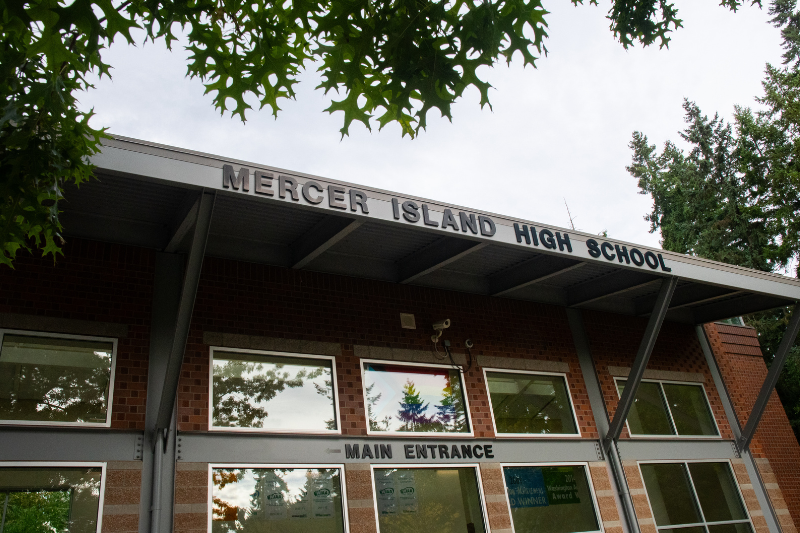 caption: A photograph of Mercer Island High School on Aug 8, 2025. 