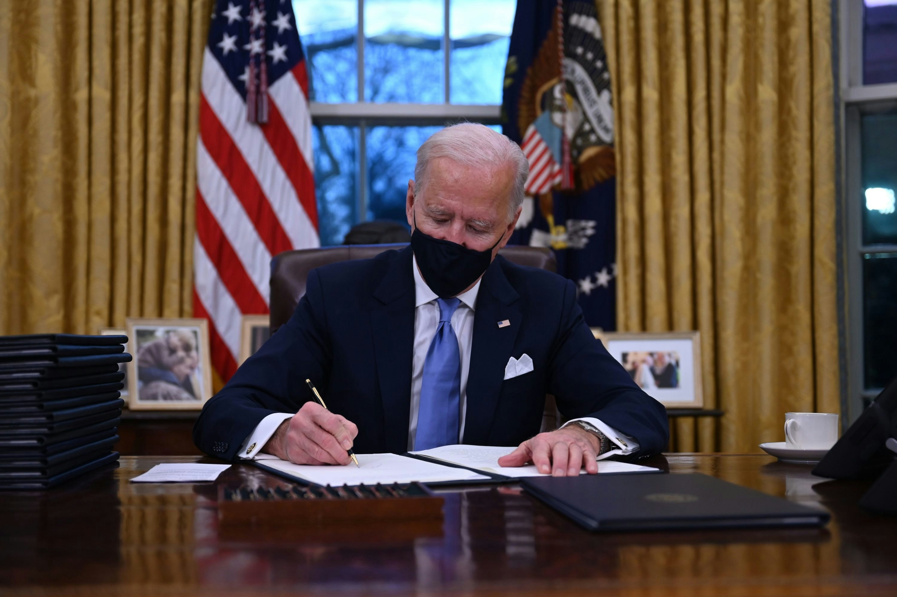KUOW - Trump Administration Had 'No Plan' For COVID-19 Vaccine Distribution, Dr. Michael Osterholm Says - Vimarsana News