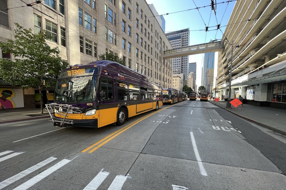 caption: Buses on Third Avenue