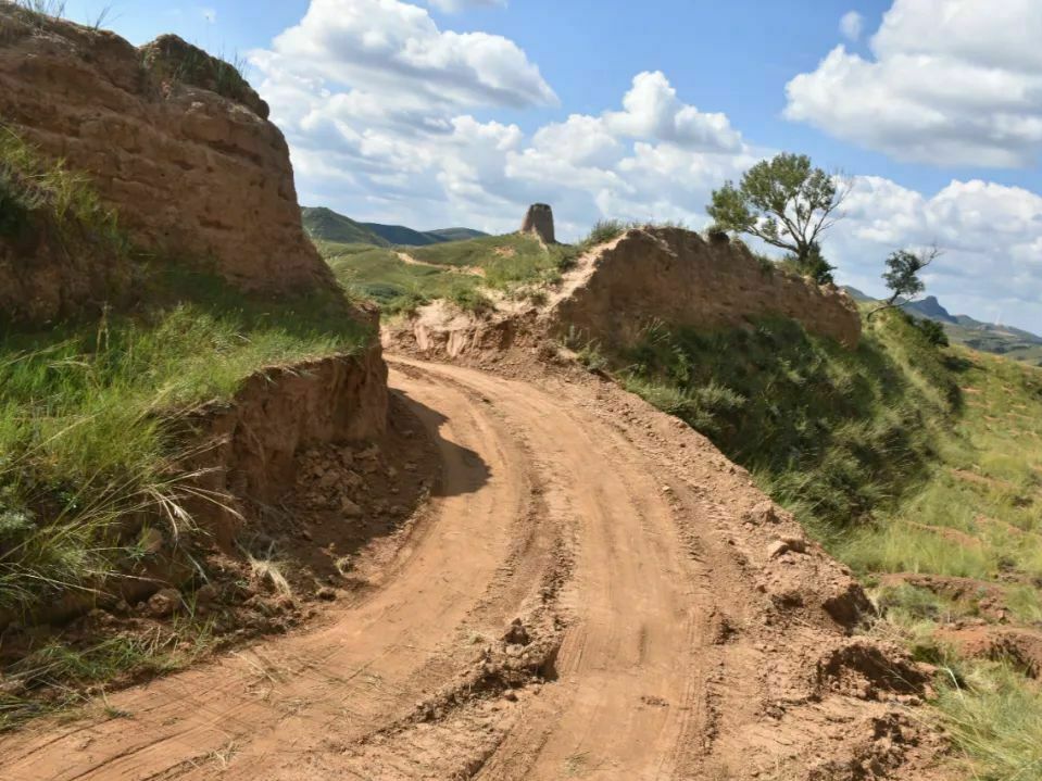 caption: Chinese authorities released this image of damage done to the Great Wall in Shanxi province.