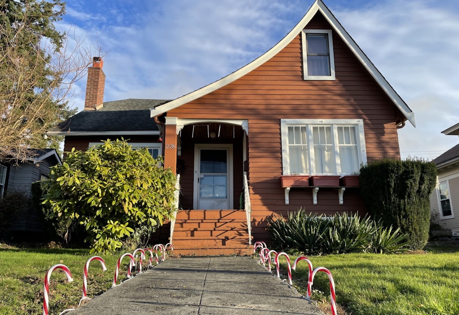 caption: This single-family home is located in Edmonds, Washington.