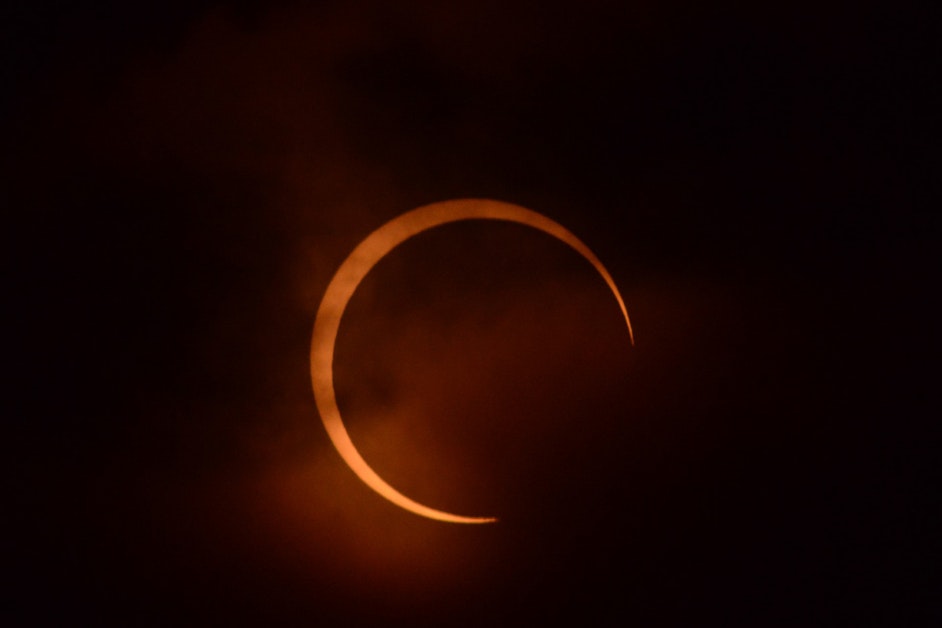 在华盛顿州观看部分日食：安全体验的方法