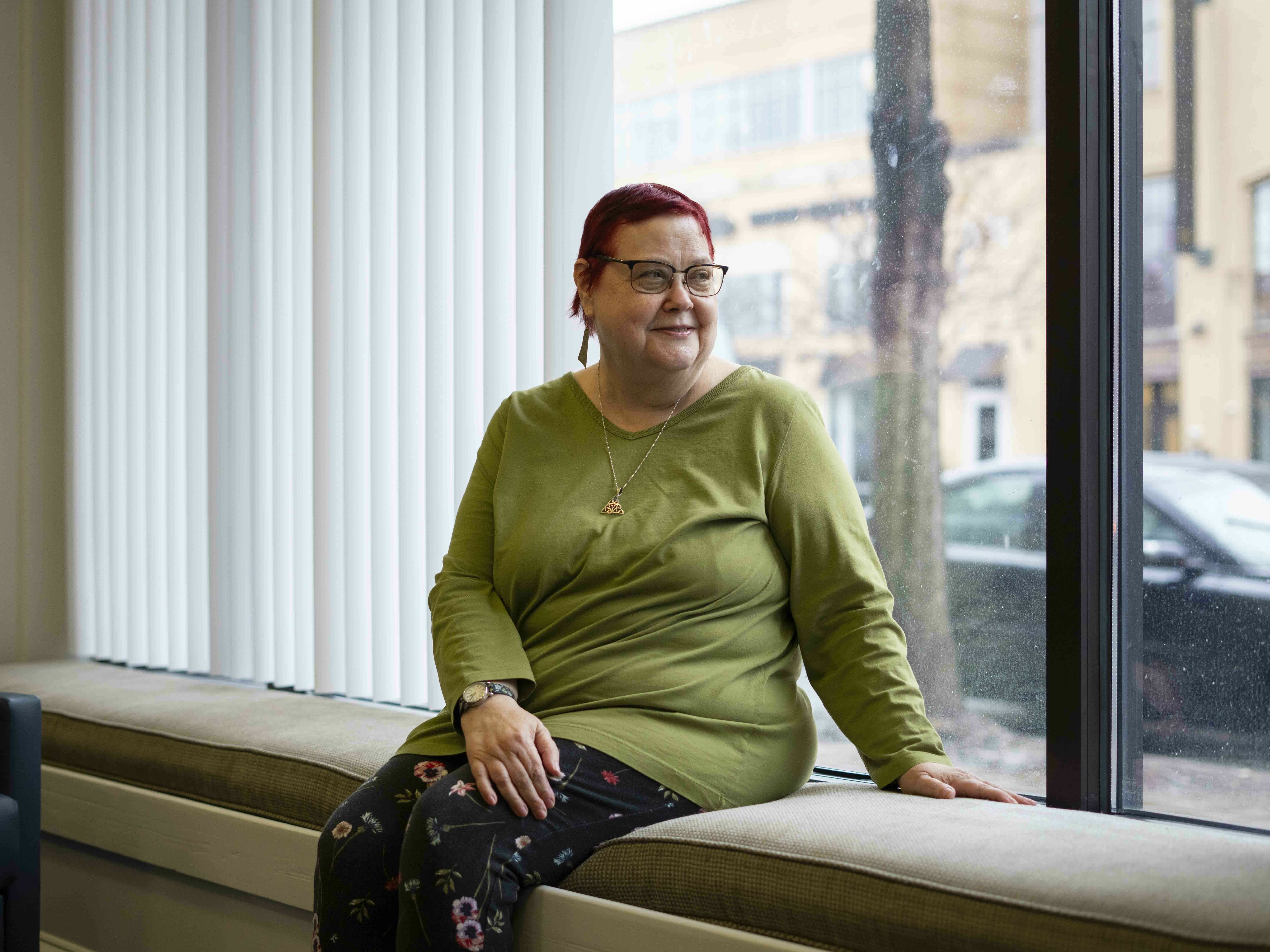 caption: Leslie McIntire, 69, is part of the baby boomer generation that is entering older age amid a historic affordable housing shortage and rising wealth inequality in the U.S.