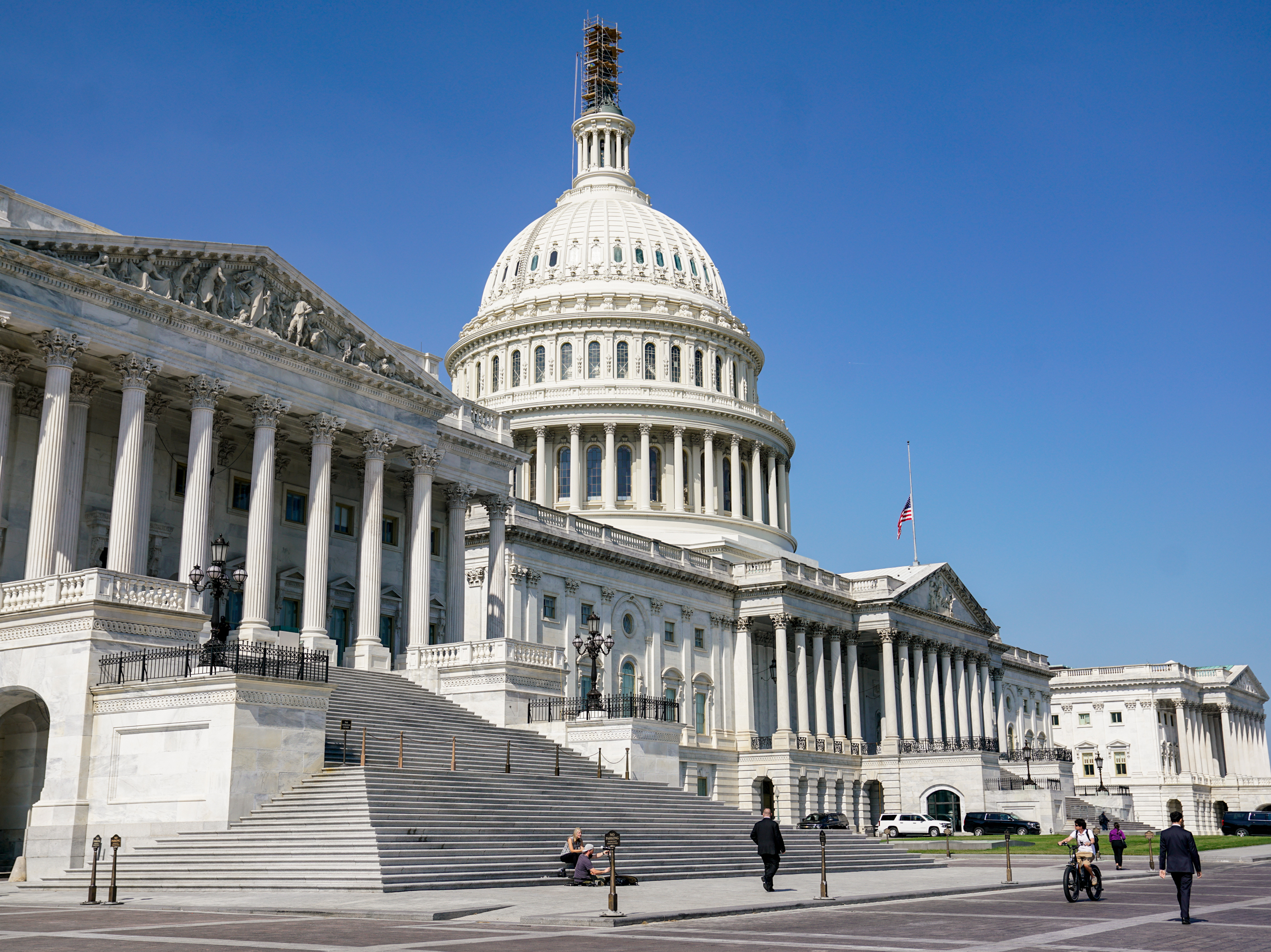 caption: Congressional leaders have agreed to a spending bill that would extend current funding levels through March 1 and March 8.